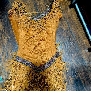 Pocahontas/ Native American women’s Halloween costume.